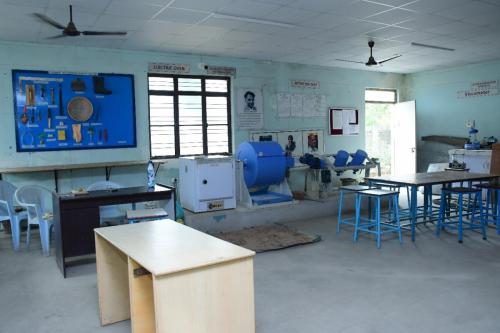 CONCRETE TECHNOLOGY  HIGHWAY ENGINEERING LAB (2)